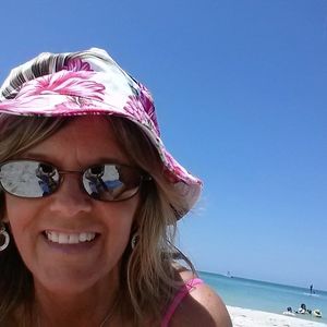 Meet your Posher, Denise